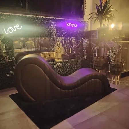 Station Des Plaisirs Loveroom *